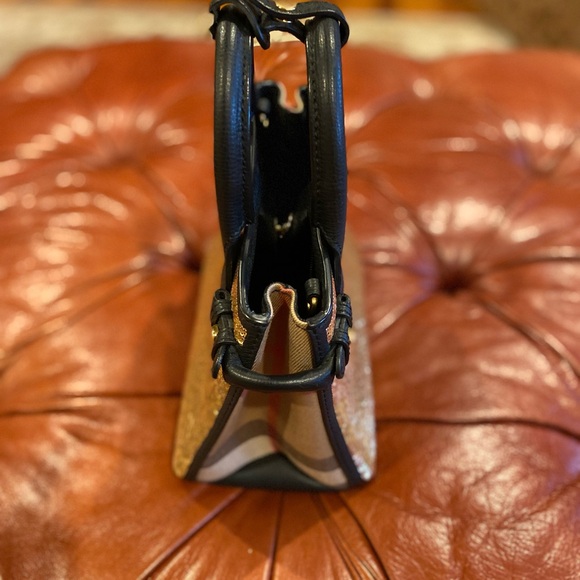 Burberry, mini bag, gold, sequins, printed sides Barely used. Small tote, - Picture 5 of 11